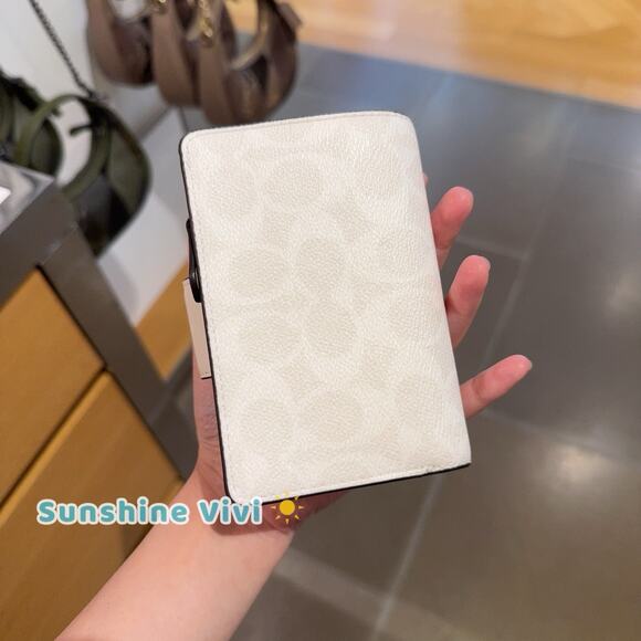 NWT Coach Medium Corner Zip Wallet In Signature Canvas CW786 IM/White/Chalk - Picture 3 of 5